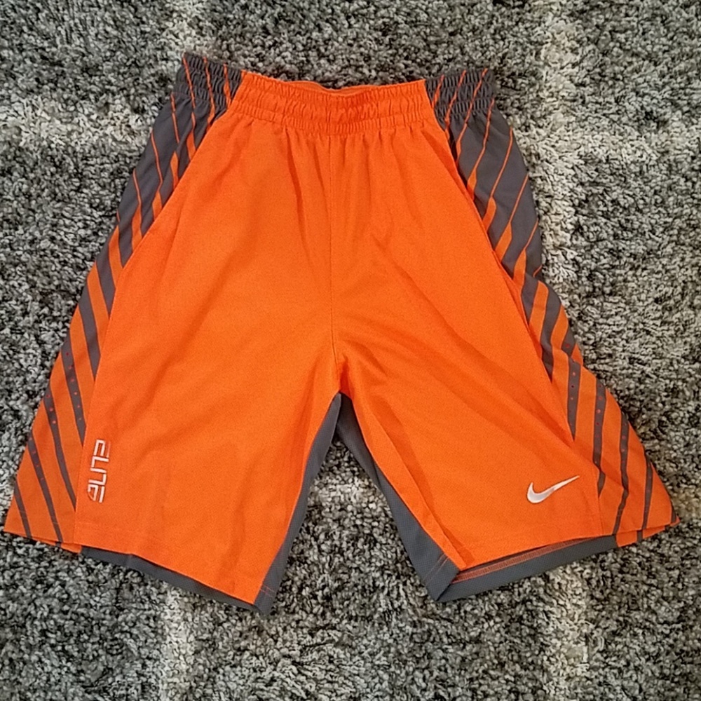 Mens large nike elite shorts